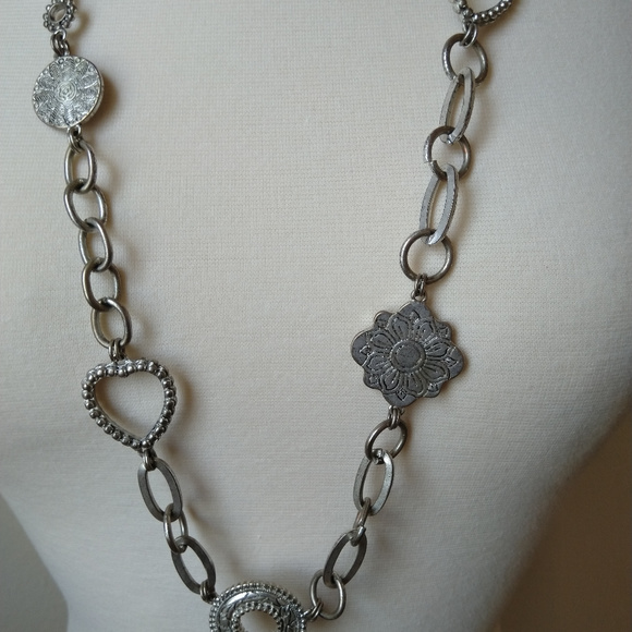 Jewel Box - 17" VTG Silvery Necklace - Picture 2 of 4